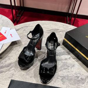 Maison Christian Louboutin Dashuitai sandals Open your toes Elegantly exposing the feet Color: Black
